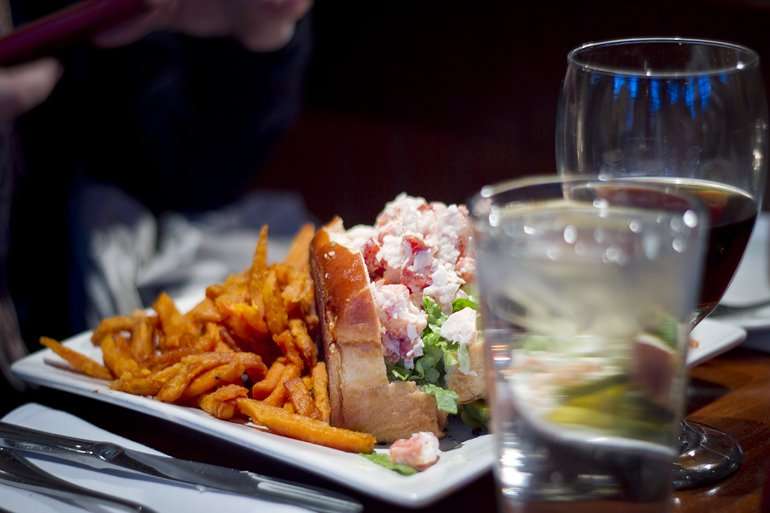 boston lobster roll