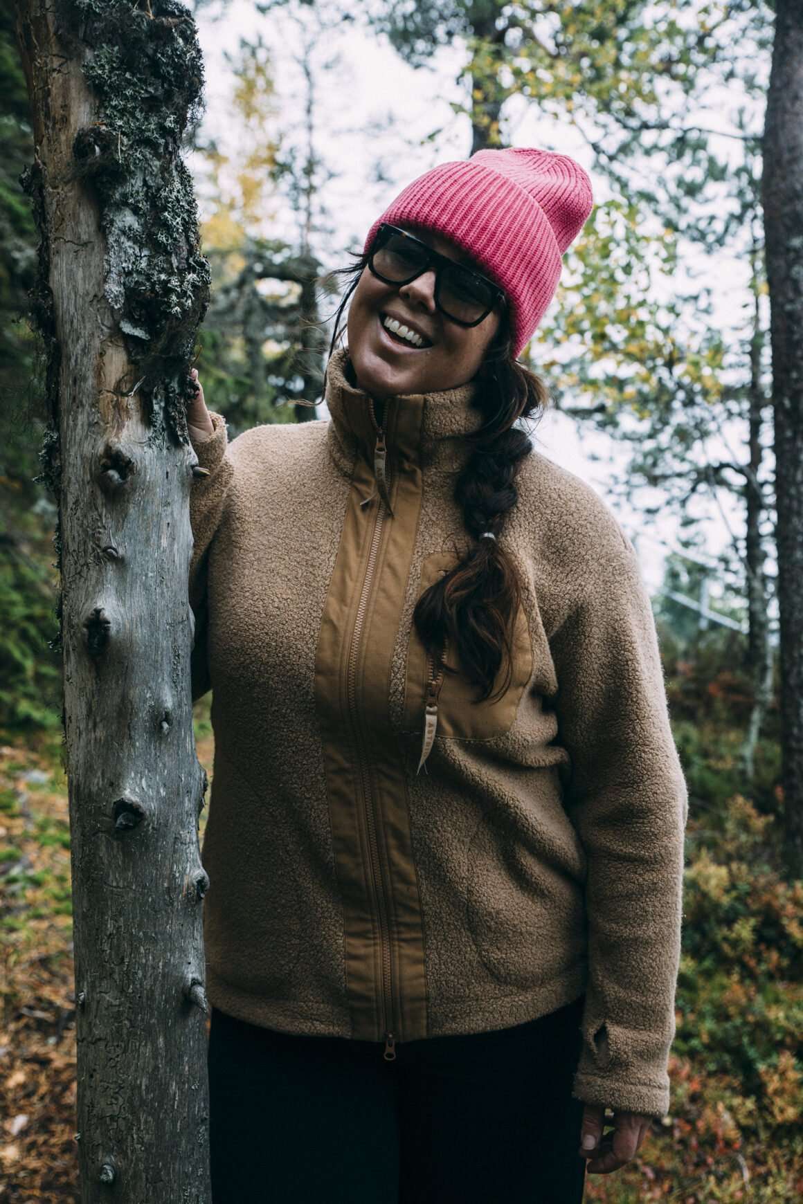 astrid wild kläder och minna fleece i beige